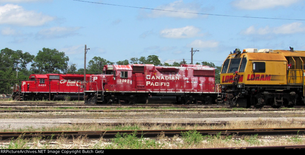 CP 5499 & 3092 & LORAM nose...